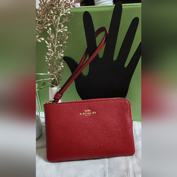 Coach Corner Zip Wristlet Red/ Gold 58032 - EUC- Authentic - Picture 1 of 9